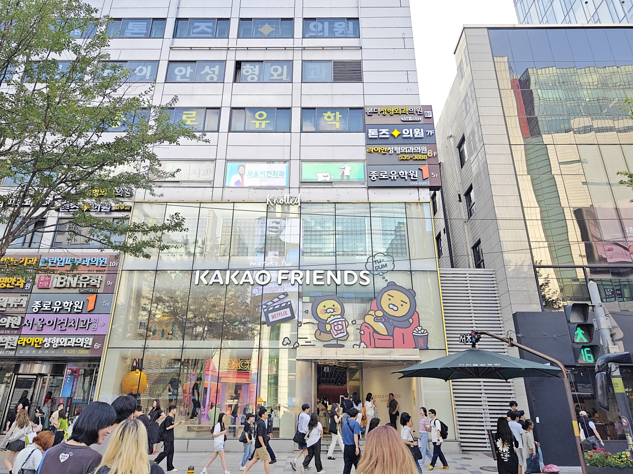 【首爾】KAKAO FRIENDS X Knotted 甜甜圈咖啡廳超萌登場,就在江南旗艦店3樓! @Maruko(丸子)與美食有個約會 【首爾】KAKAO FRIENDS X Knotted 甜甜圈咖啡廳超萌登場,就在江南旗艦店3樓! @Maruko(丸子)與美食有個約會