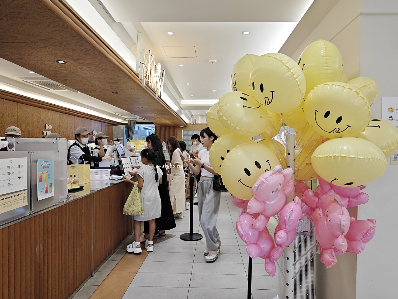 【首爾】KAKAO FRIENDS X Knotted 甜甜圈咖啡廳超萌登場,就在江南旗艦店3樓! @Maruko(丸子)與美食有個約會 【首爾】KAKAO FRIENDS X Knotted 甜甜圈咖啡廳超萌登場,就在江南旗艦店3樓! @Maruko(丸子)與美食有個約會