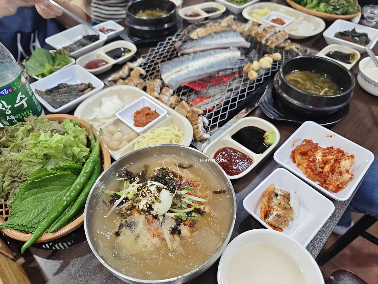 【弘大站美食推薦】首爾必吃風川鰻魚!現殺現烤活鰻魚,多種包生菜吃法一次滿足 @Maruko(丸子)與美食有個約會 【弘大站美食推薦】首爾必吃風川鰻魚!現殺現烤活鰻魚,多種包生菜吃法一次滿足 @Maruko(丸子)與美食有個約會