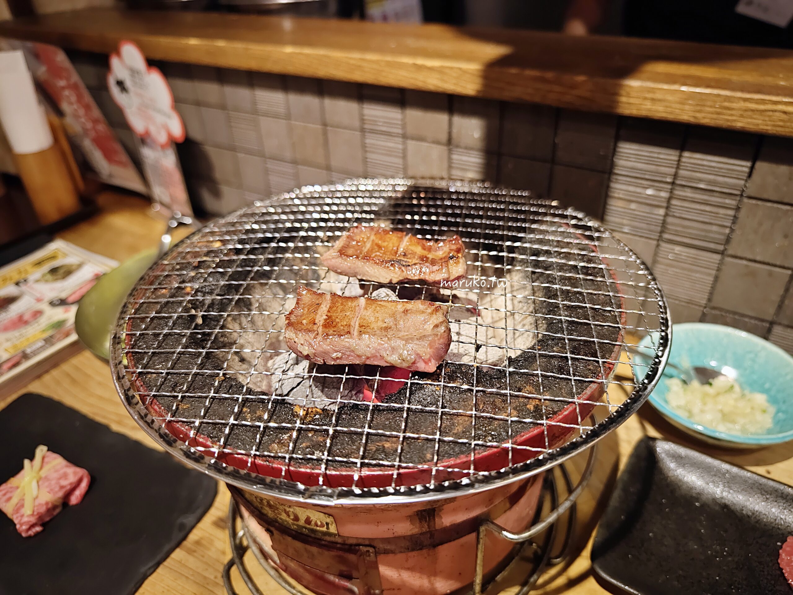 【日本岡山】焼肉ひだや(燒肉日田屋) 七輪炭火燒烤厚切黑毛和牛，外國客人友善餐廳推薦！ @Maruko(丸子)與美食有個約會