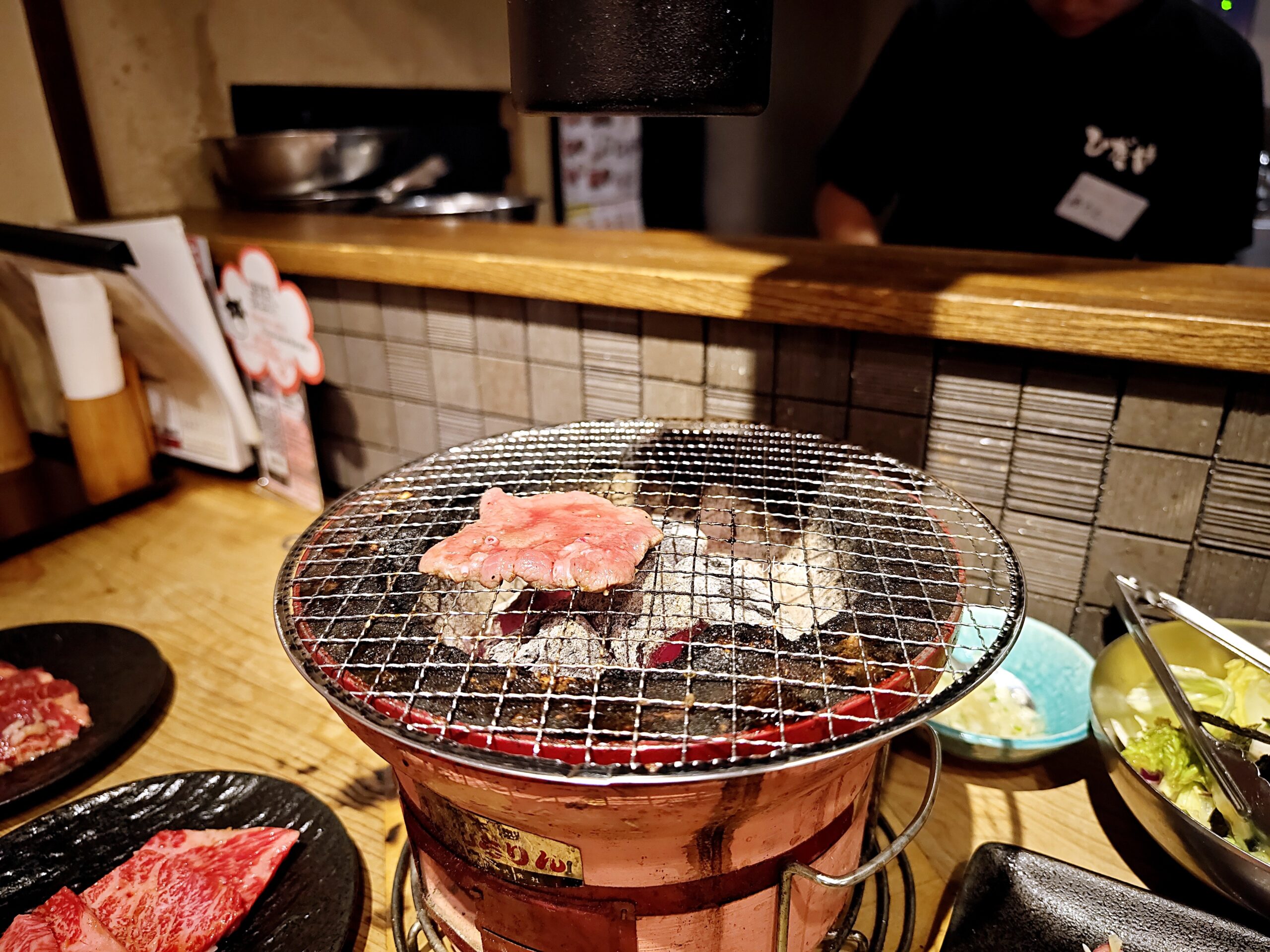 【日本岡山】焼肉ひだや(燒肉日田屋) 七輪炭火燒烤厚切黑毛和牛，外國客人友善餐廳推薦！ @Maruko(丸子)與美食有個約會