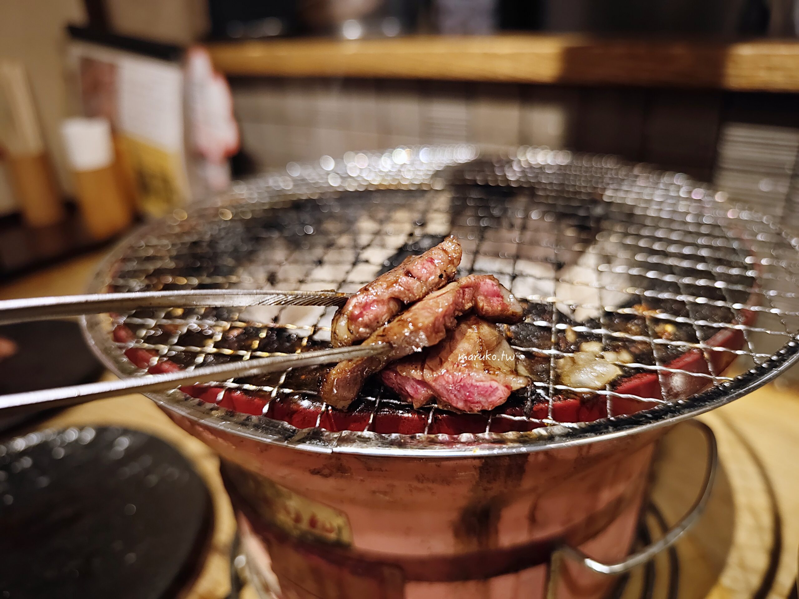 【日本岡山】焼肉ひだや(燒肉日田屋) 七輪炭火燒烤厚切黑毛和牛，外國客人友善餐廳推薦！ @Maruko(丸子)與美食有個約會