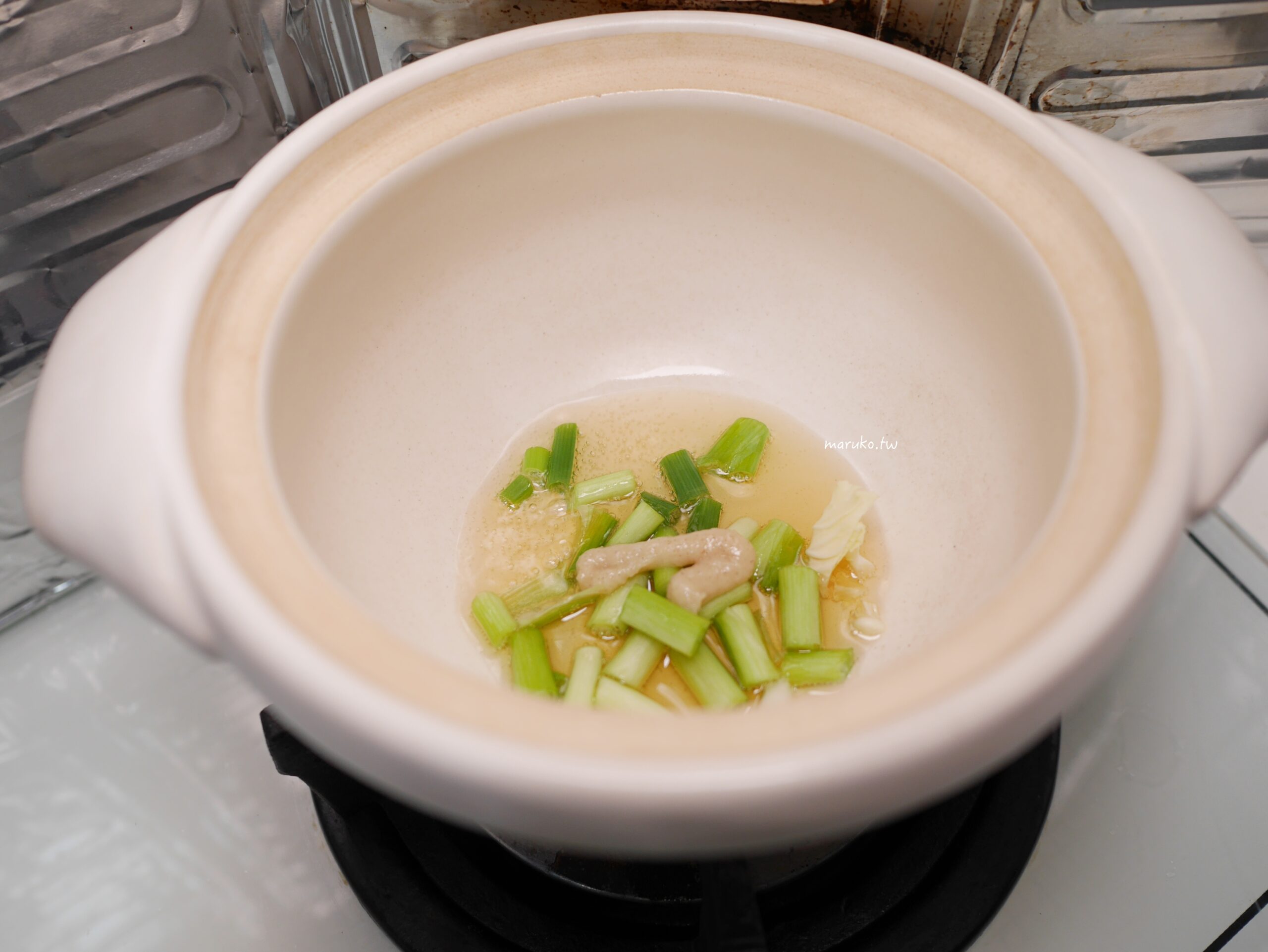 【食譜】自製沙茶火鍋湯底超簡單！公開完美湯底比例與爆香技巧，零失敗一鍋到底濃郁上桌 @Maruko(丸子)與美食有個約會