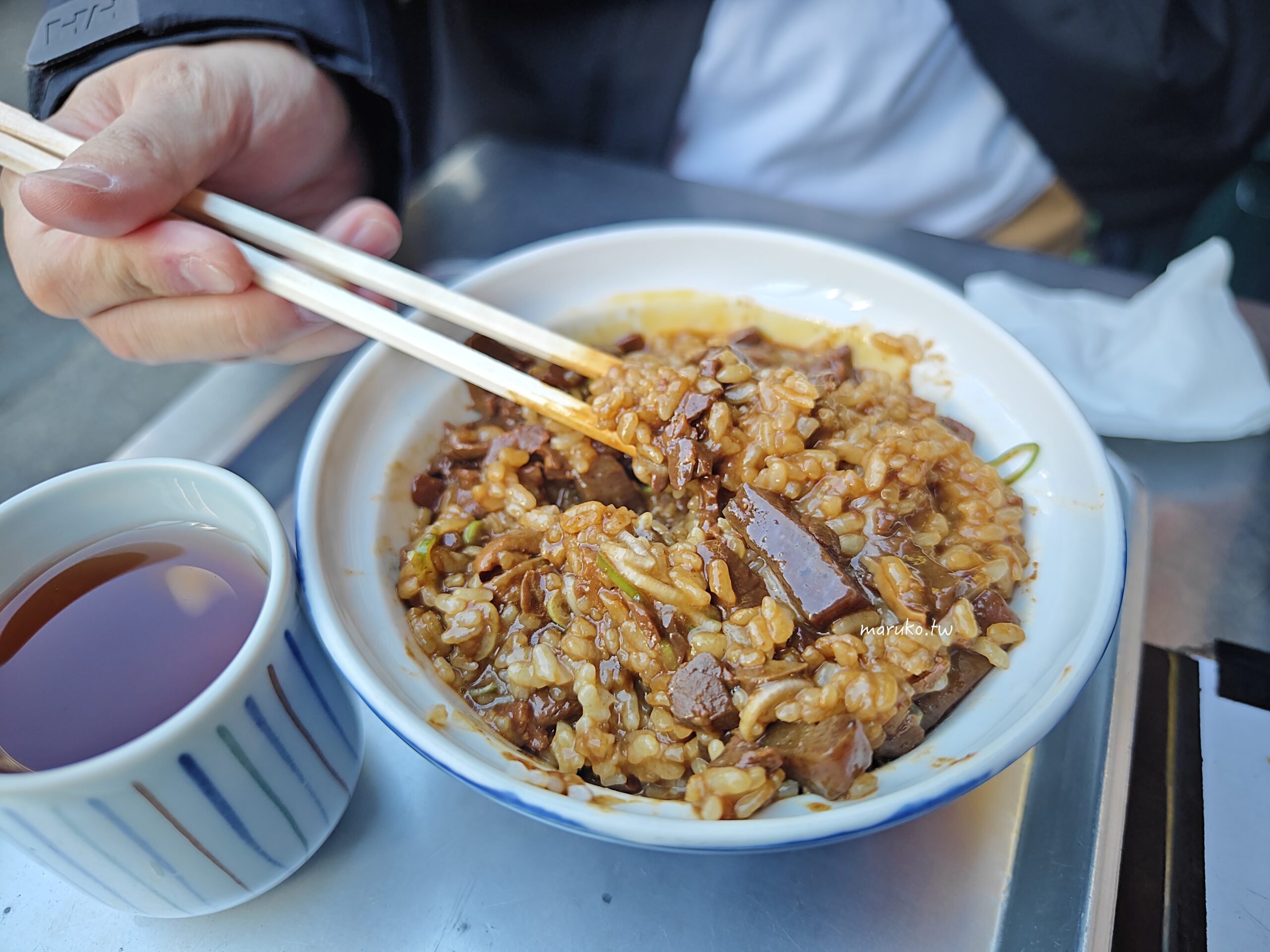 【東京築地】築地きつねや(狐狸屋牛丼) 築地場外市場創業70年人氣牛雜老店! @Maruko(丸子)與美食有個約會 【東京築地】築地きつねや(狐狸屋牛丼) 築地場外市場創業70年人氣牛雜老店! @Maruko(丸子)與美食有個約會