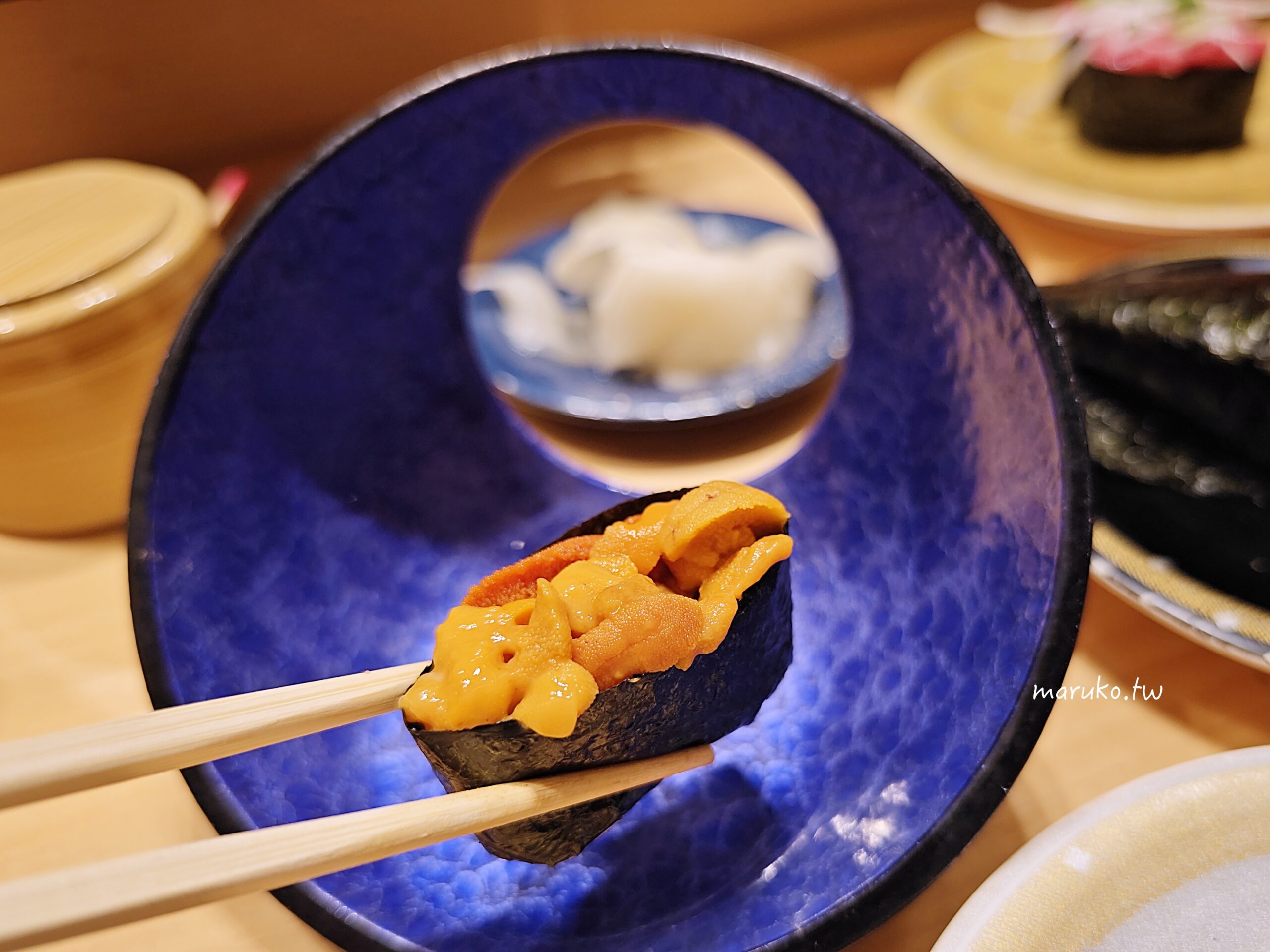 【東京】廻転鮨銀座おのでら本店  銀座分店連續4年獲得米其林二星高級壽司，表參道店迴轉壽司價格更親民！ @Maruko(丸子)與美食有個約會