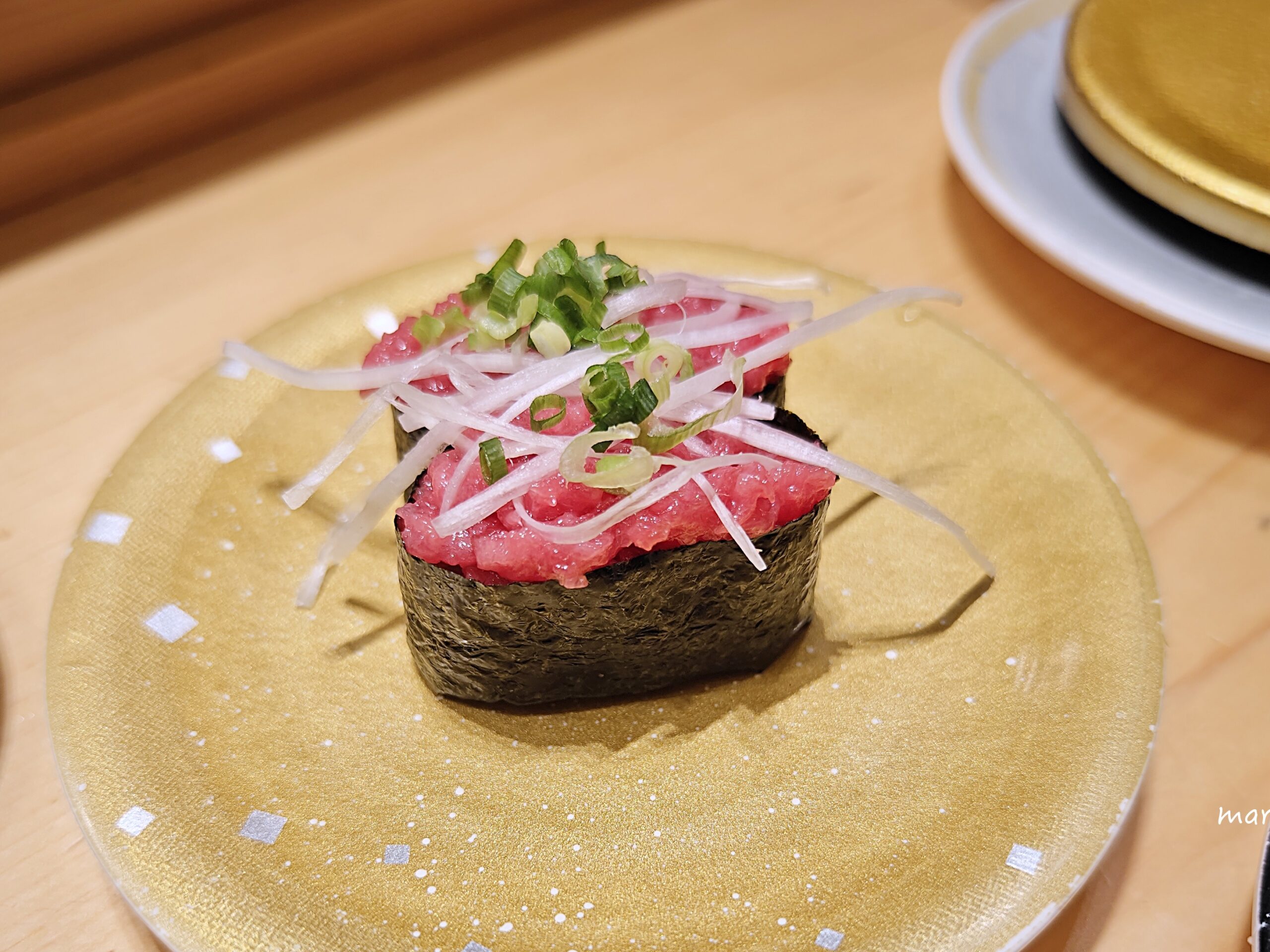 【東京】廻転鮨銀座おのでら本店  銀座分店連續4年獲得米其林二星高級壽司，表參道店迴轉壽司價格更親民！ @Maruko(丸子)與美食有個約會