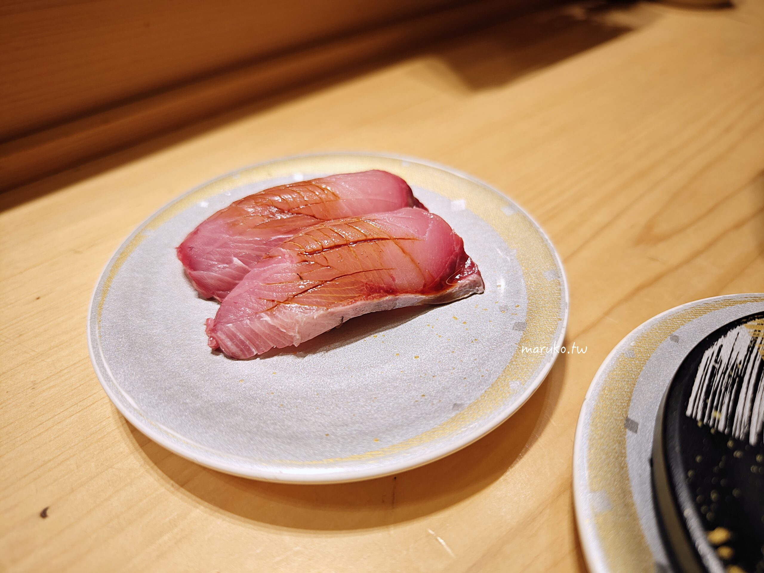 【東京】廻転鮨銀座おのでら本店  銀座分店連續4年獲得米其林二星高級壽司，表參道店迴轉壽司價格更親民！ @Maruko(丸子)與美食有個約會