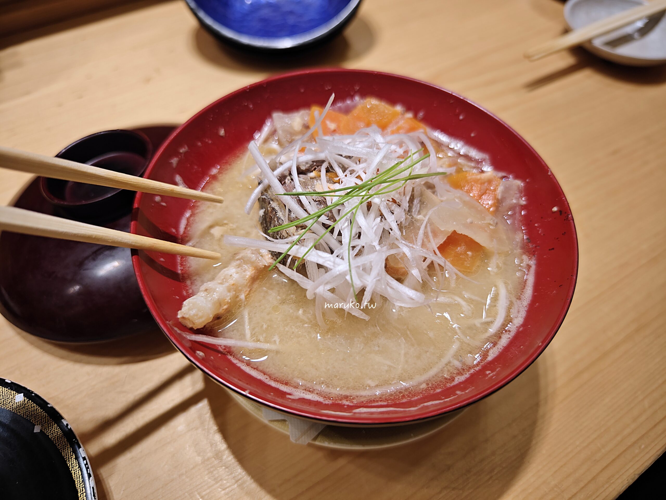 【東京】廻転鮨銀座おのでら本店  銀座分店連續4年獲得米其林二星高級壽司，表參道店迴轉壽司價格更親民！ @Maruko(丸子)與美食有個約會
