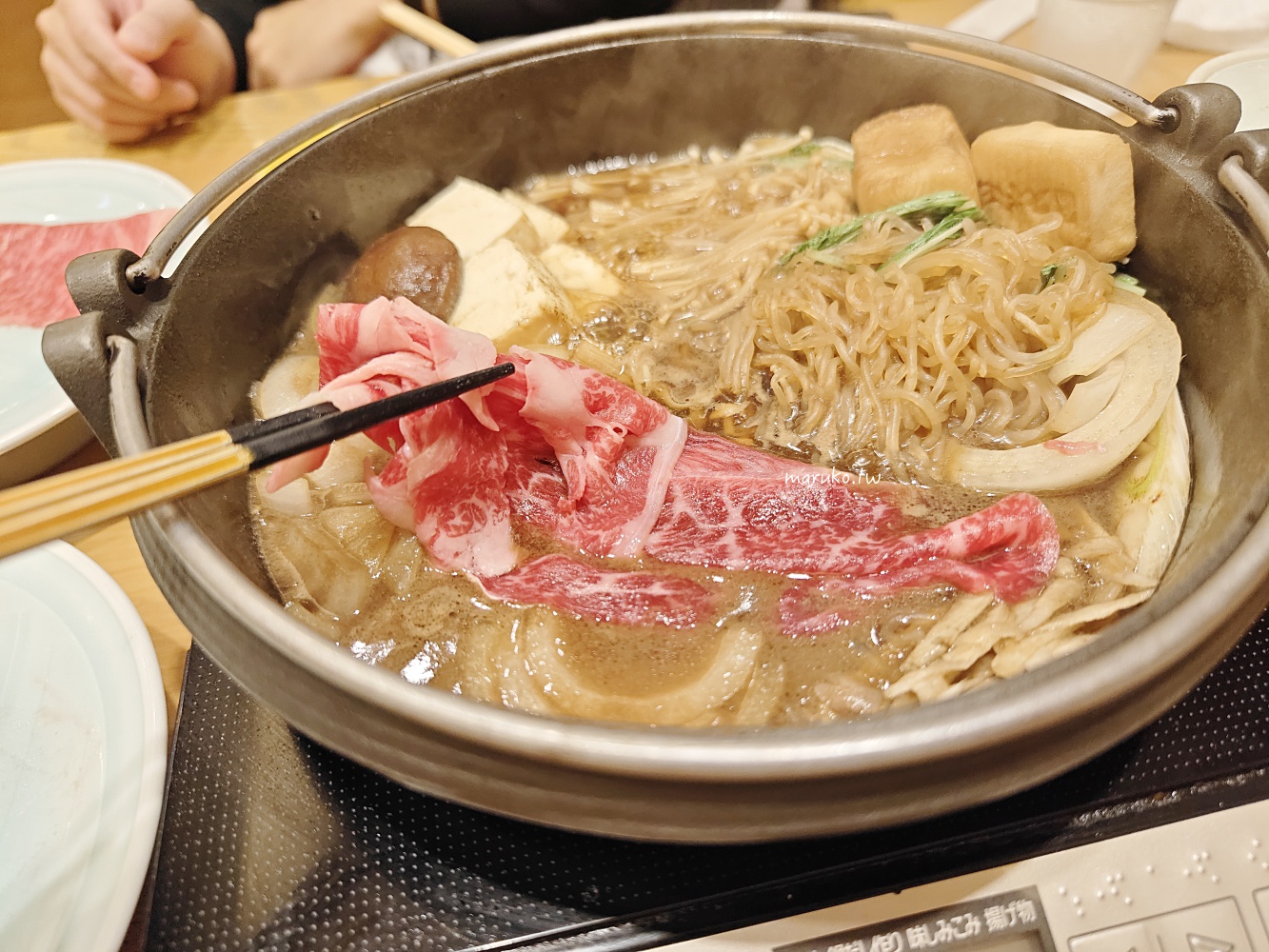 【東京美食】杉本壽喜燒 創業百年松阪牛壽喜燒老店，晴空塔美食推薦！ @Maruko(丸子)與美食有個約會