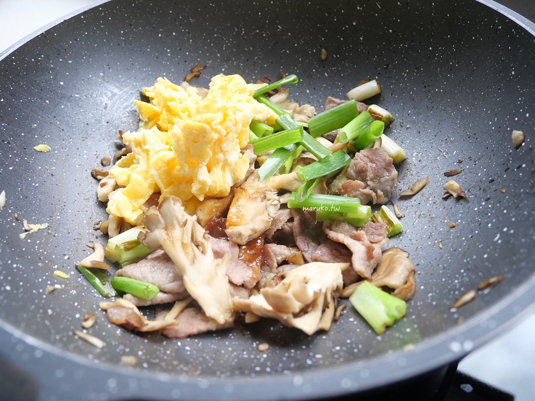 【食譜】蒜味醬燒豬肉 一次三道菜輕鬆上菜,平底鍋食譜分享! @Maruko(丸子)與美食有個約會 【食譜】蒜味醬燒豬肉 一次三道菜輕鬆上菜,平底鍋食譜分享! @Maruko(丸子)與美食有個約會