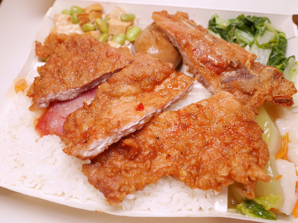 【捷運龍山寺站】君王排骨 萬華在地10年老店，主食炒飯、炒麵任選三種配菜一次滿足！ @Maruko(丸子)與美食有個約會