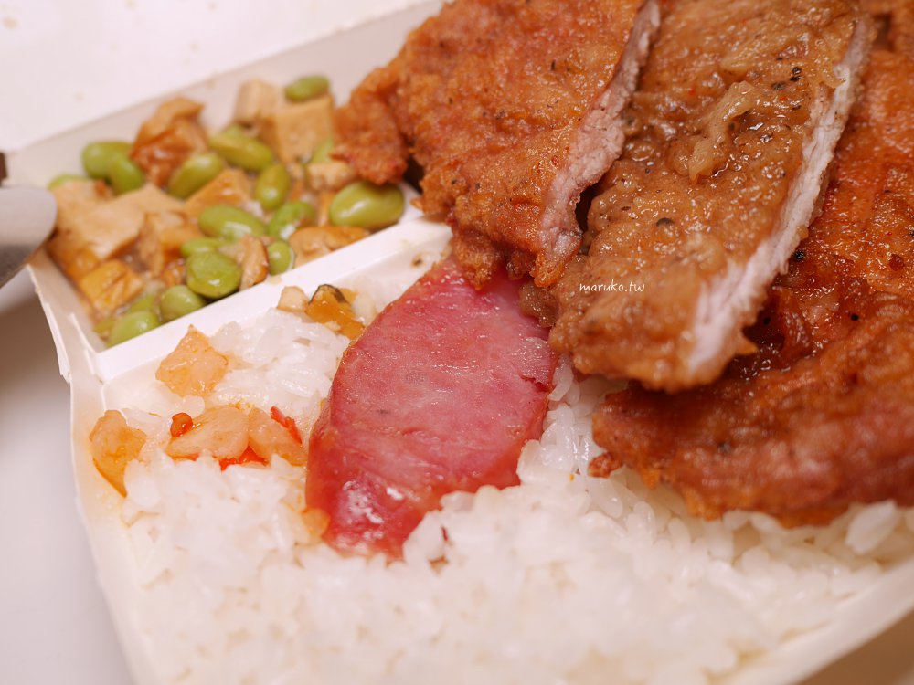 【捷運龍山寺站】君王排骨 萬華在地10年老店，主食炒飯、炒麵任選三種配菜一次滿足！ @Maruko(丸子)與美食有個約會
