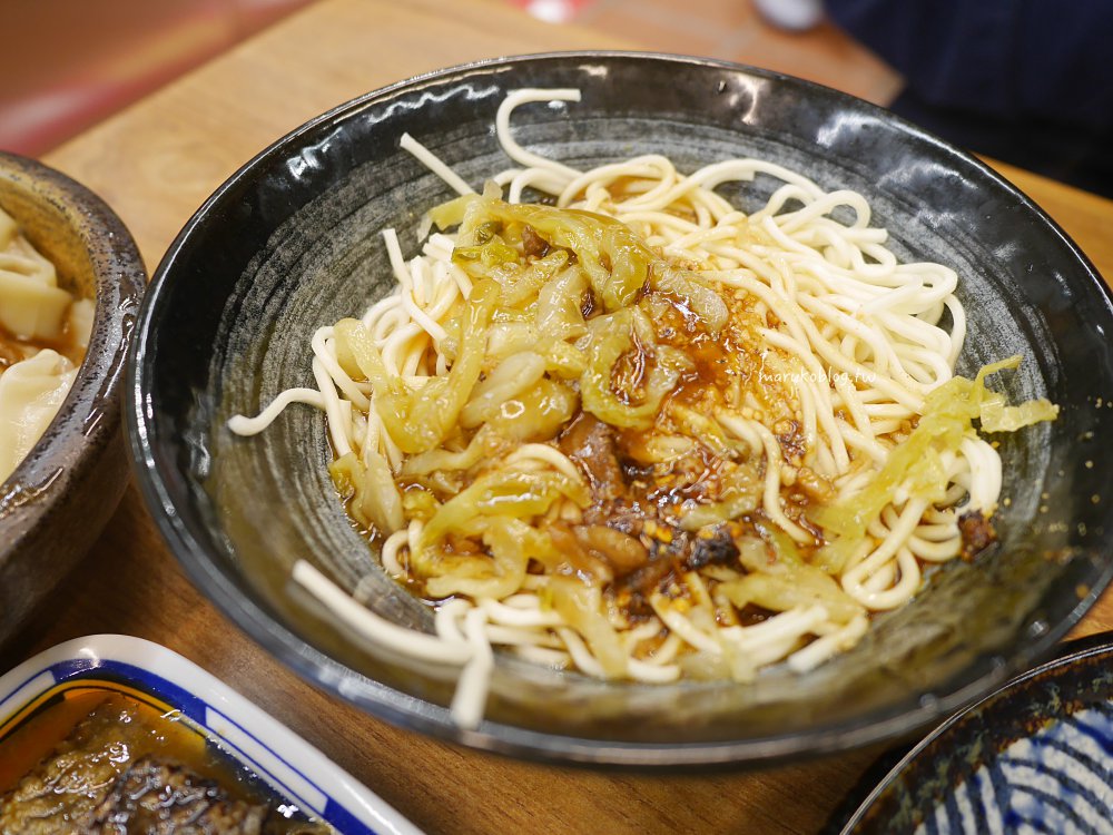 【板橋美食】陳新抄手｜30年老字號麻醬抄手、港式炸臭豆腐在地人也推薦 @Maruko(丸子)與美食有個約會