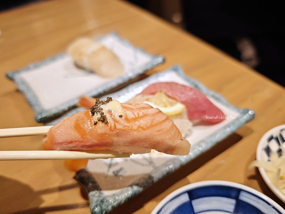 【福岡美食】大阪爆紅名店「すし酒場さしす」壽司酒場，必吃超浮誇爆量鮭魚卵豪華捲！ @Maruko(丸子)與美食有個約會
