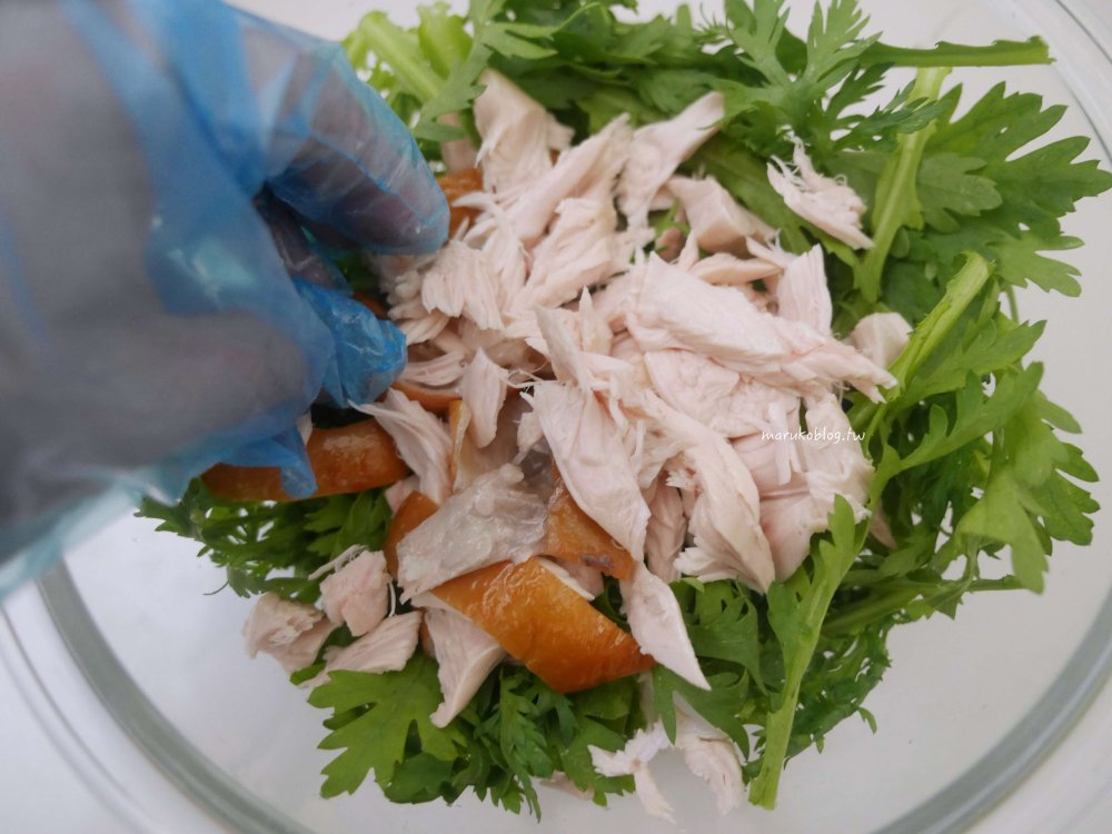 山茼蒿食譜「涼拌雞肉沙拉」不只能煮湯,日式生菜沙拉這樣做清爽又開胃! @Maruko(丸子)與美食有個約會 山茼蒿食譜「涼拌雞肉沙拉」不只能煮湯,日式生菜沙拉這樣做清爽又開胃! @Maruko(丸子)與美食有個約會