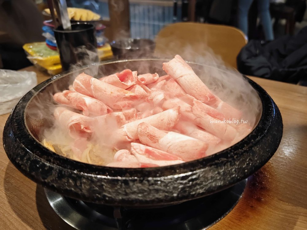 台北火鍋「雅香石頭火鍋」西門町50年老牌沙茶火鍋爆炒肉片鍋底經典原味呈現 @Maruko(丸子)與美食有個約會 台北火鍋「雅香石頭火鍋」西門町50年老牌沙茶火鍋爆炒肉片鍋底經典原味呈現 @Maruko(丸子)與美食有個約會