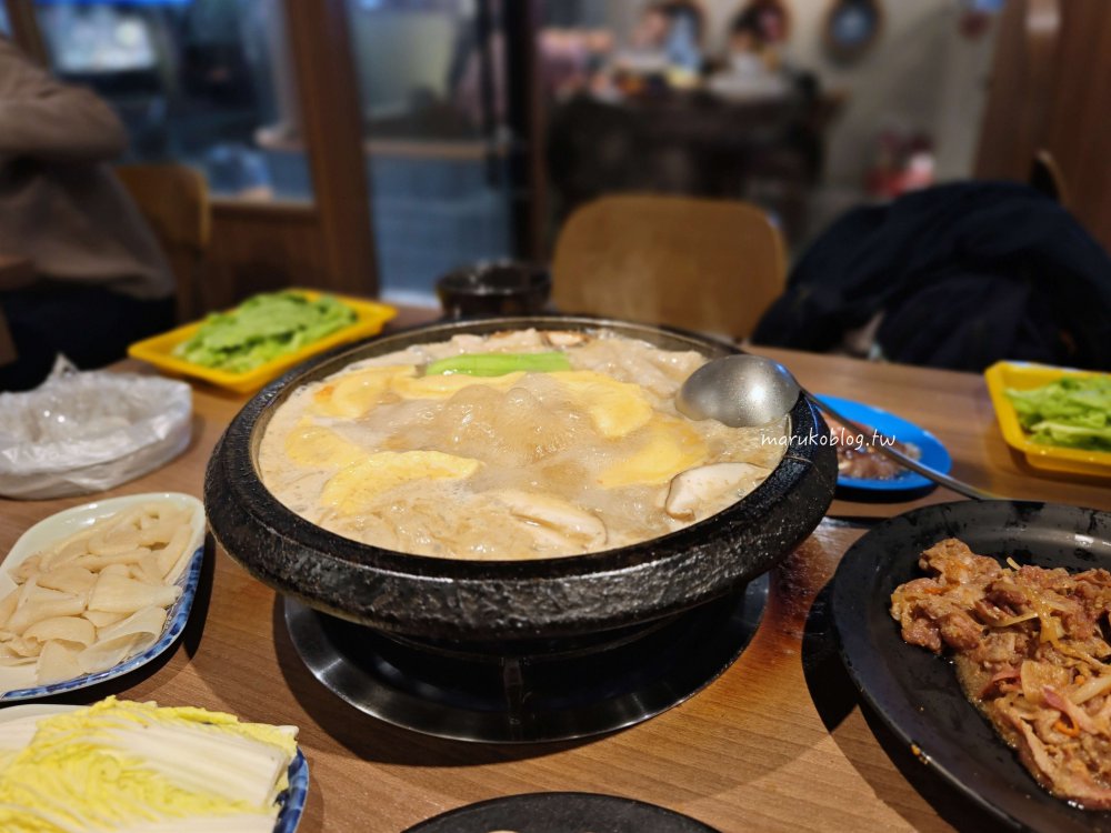 台北火鍋「雅香石頭火鍋」西門町50年老牌沙茶火鍋爆炒肉片鍋底經典原味呈現 @Maruko(丸子)與美食有個約會 台北火鍋「雅香石頭火鍋」西門町50年老牌沙茶火鍋爆炒肉片鍋底經典原味呈現 @Maruko(丸子)與美食有個約會