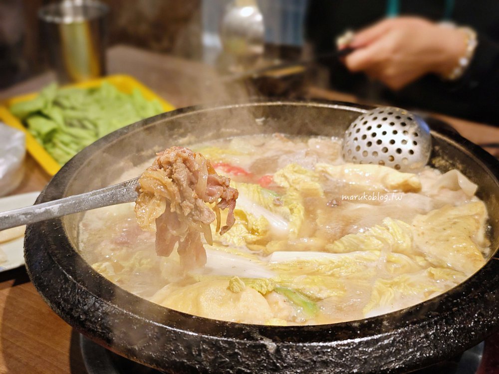 台北火鍋「雅香石頭火鍋」西門町50年老牌沙茶火鍋爆炒肉片鍋底經典原味呈現 @Maruko(丸子)與美食有個約會
