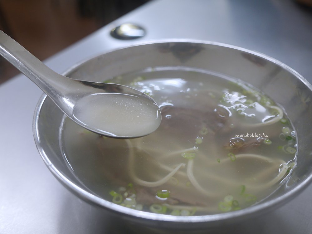 捷運龍山寺站美食「麵鄉安徽淮南牛肉湯」手工現烤秒殺人氣老麵蔥餅,每週只營業三天 @Maruko(丸子)與美食有個約會 捷運龍山寺站美食「麵鄉安徽淮南牛肉湯」手工現烤秒殺人氣老麵蔥餅,每週只營業三天 @Maruko(丸子)與美食有個約會
