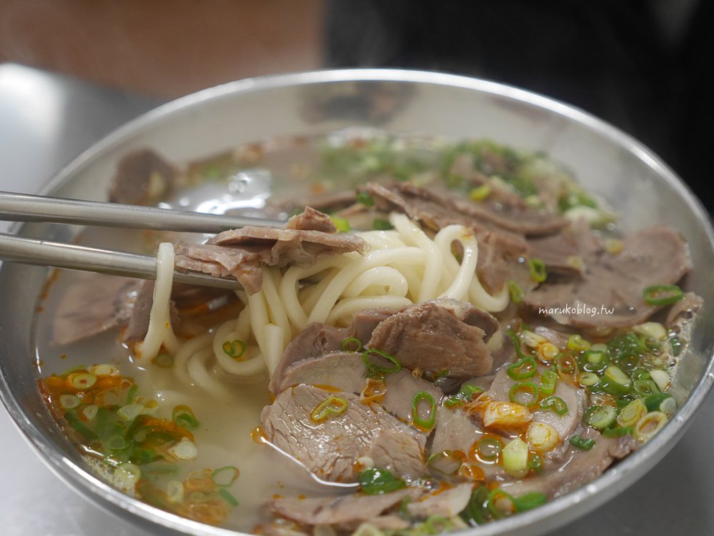 捷運龍山寺站美食「麵鄉安徽淮南牛肉湯」手工現烤秒殺人氣老麵蔥餅,每週只營業三天 @Maruko(丸子)與美食有個約會 捷運龍山寺站美食「麵鄉安徽淮南牛肉湯」手工現烤秒殺人氣老麵蔥餅,每週只營業三天 @Maruko(丸子)與美食有個約會