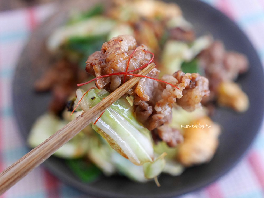豬肉食譜「回鍋肉」炒高麗菜清脆又爽口不辣，大人小朋友一起吃！ @Maruko(丸子)與美食有個約會