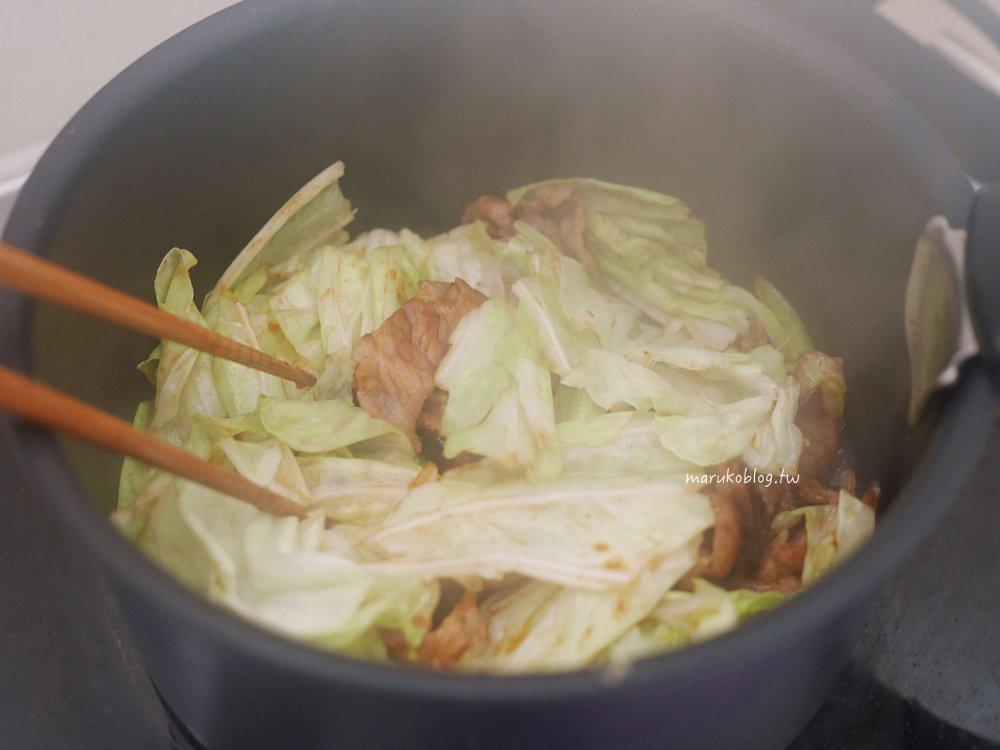 豬肉食譜「回鍋肉」炒高麗菜清脆又爽口不辣，大人小朋友一起吃！ @Maruko(丸子)與美食有個約會