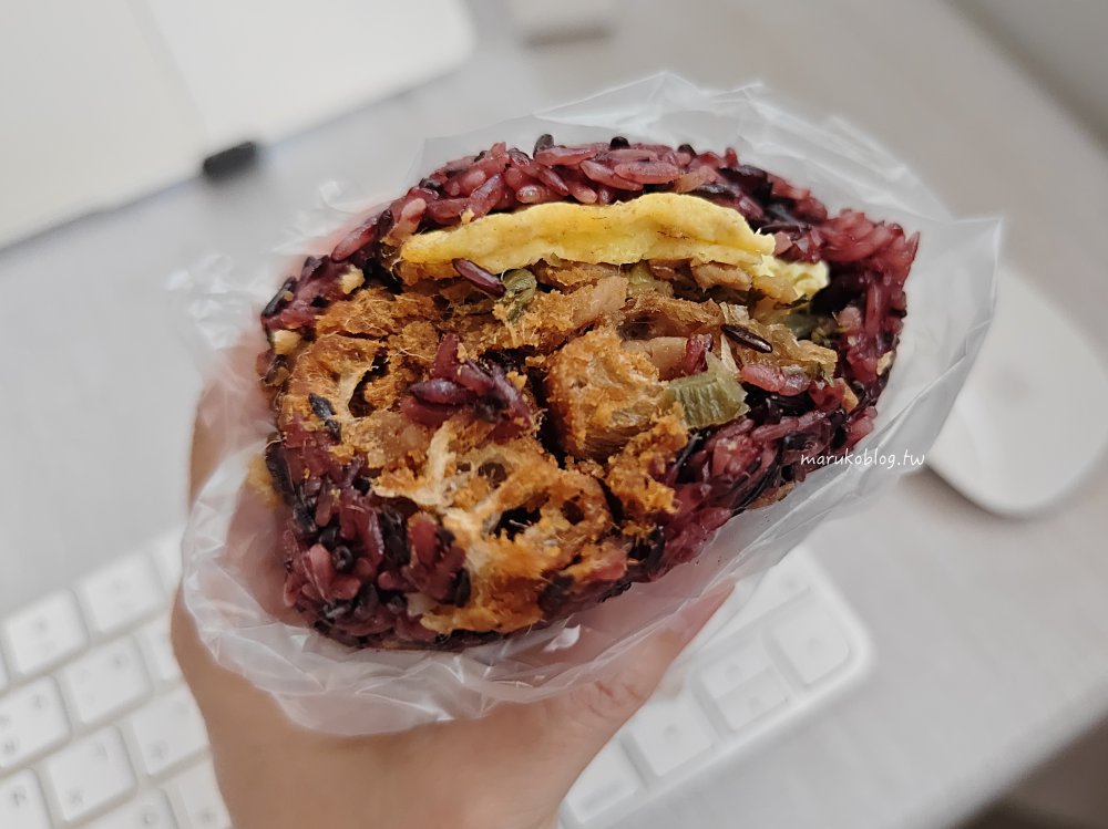 【萬華美食】本丸特製飯糰：比手掌還大！環南市場人氣早餐，在地人排隊也要吃的傳統古早味 @Maruko(丸子)與美食有個約會