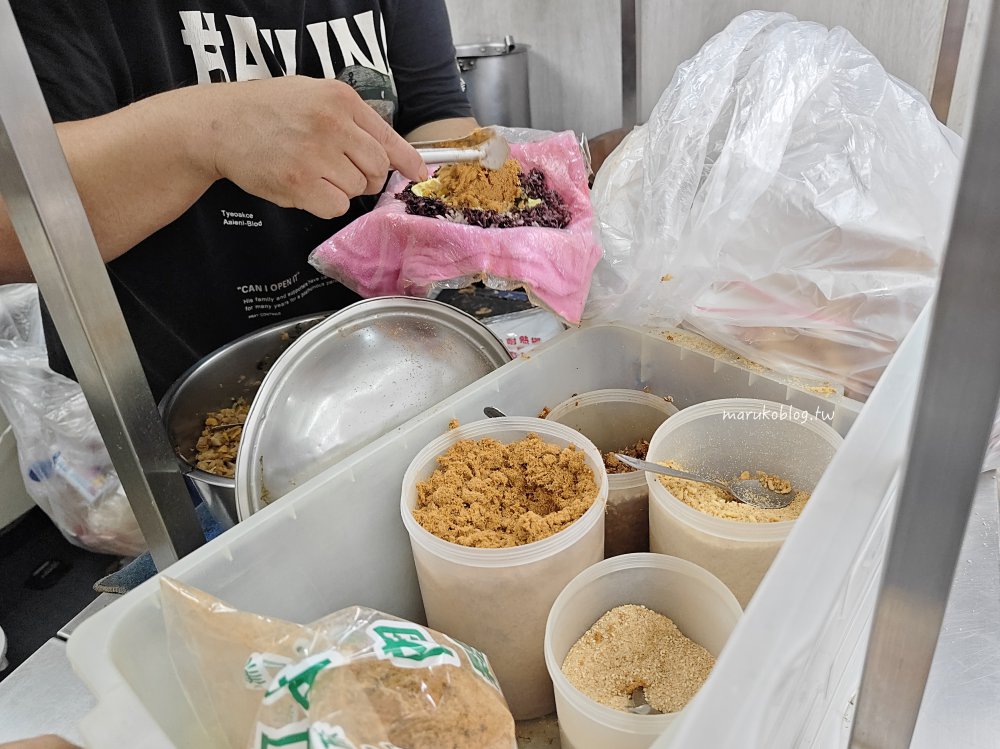【萬華美食】本丸特製飯糰：比手掌還大！環南市場人氣早餐，在地人排隊也要吃的傳統古早味 @Maruko(丸子)與美食有個約會