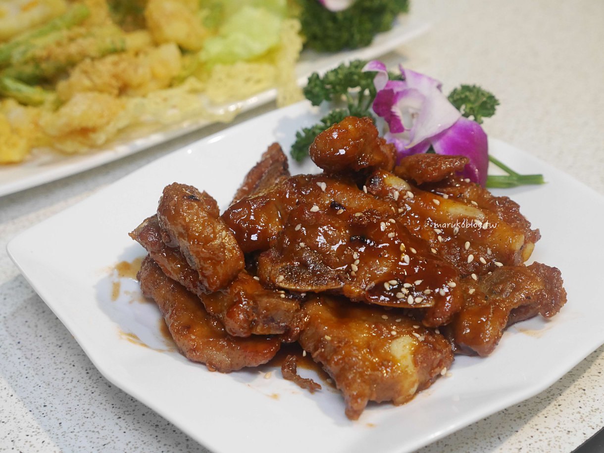 新店美食「宸軒園粵菜海鮮」在地人最愛港式蒸籠點心，必點脆皮雞、金沙子排經濟實惠道道港味十足 @Maruko(丸子)與美食有個約會