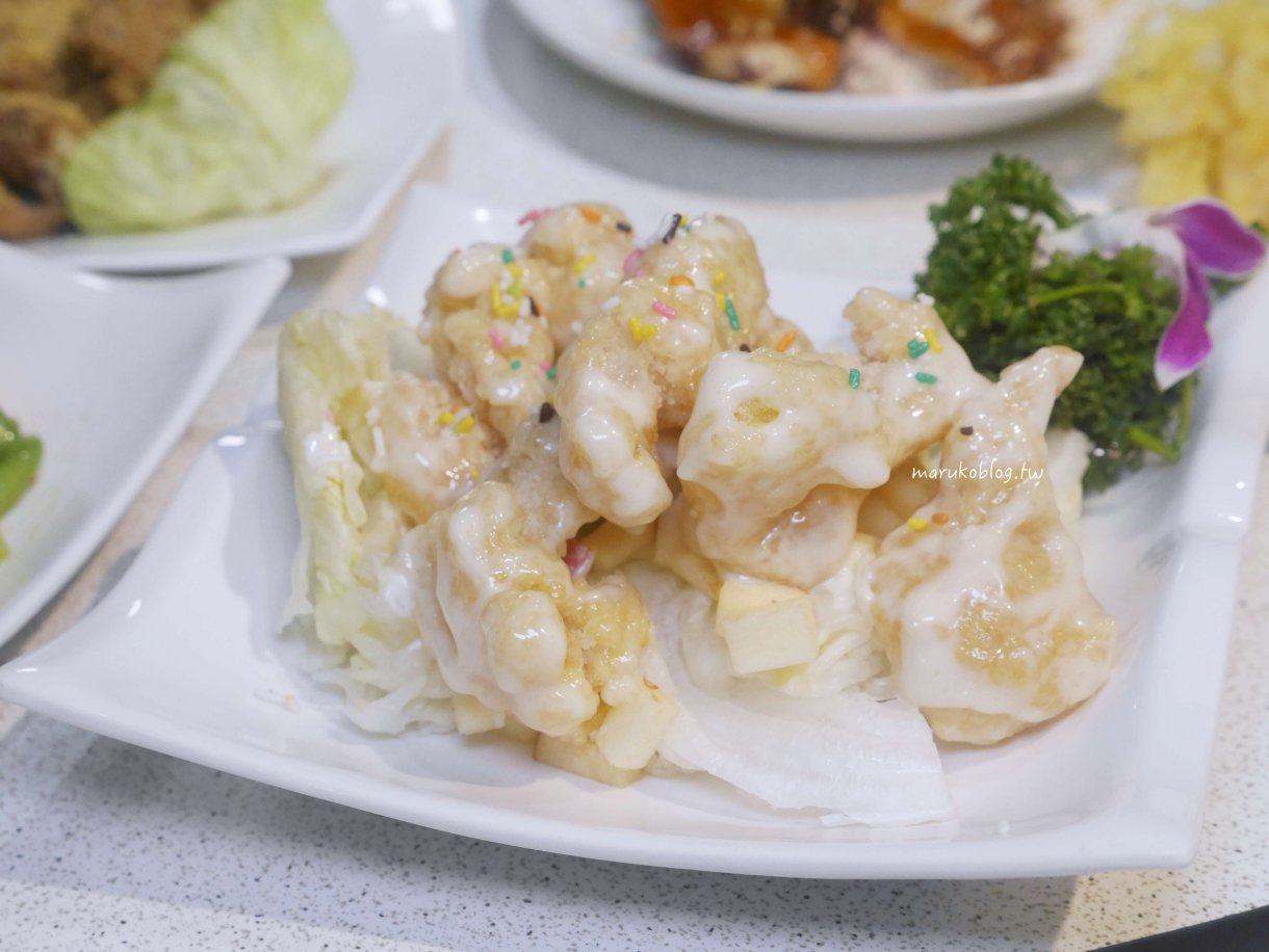 新店美食「宸軒園粵菜海鮮」在地人最愛港式蒸籠點心，必點脆皮雞、金沙子排經濟實惠道道港味十足 @Maruko(丸子)與美食有個約會