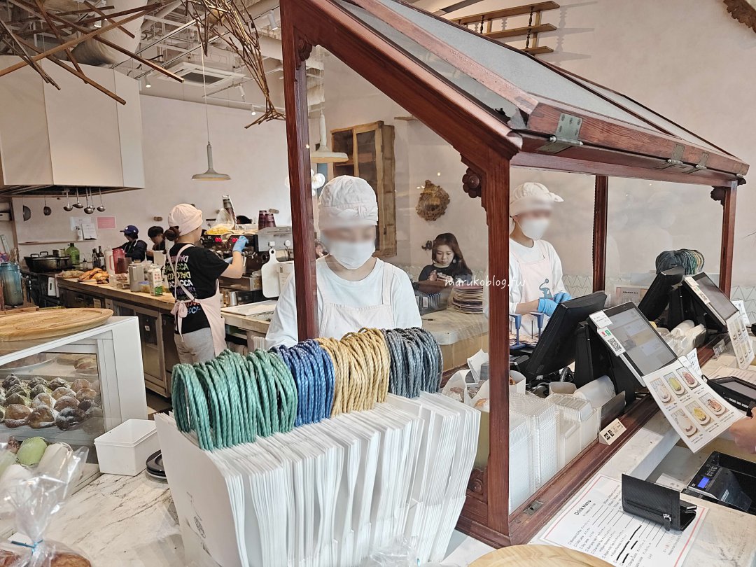 【福岡早餐推薦】DACOMECCA:博多車站超人氣排隊麵包店!必吃爆餡炭火烤香腸酸種麵包 @Maruko(丸子)與美食有個約會 【福岡早餐推薦】DACOMECCA:博多車站超人氣排隊麵包店!必吃爆餡炭火烤香腸酸種麵包 @Maruko(丸子)與美食有個約會