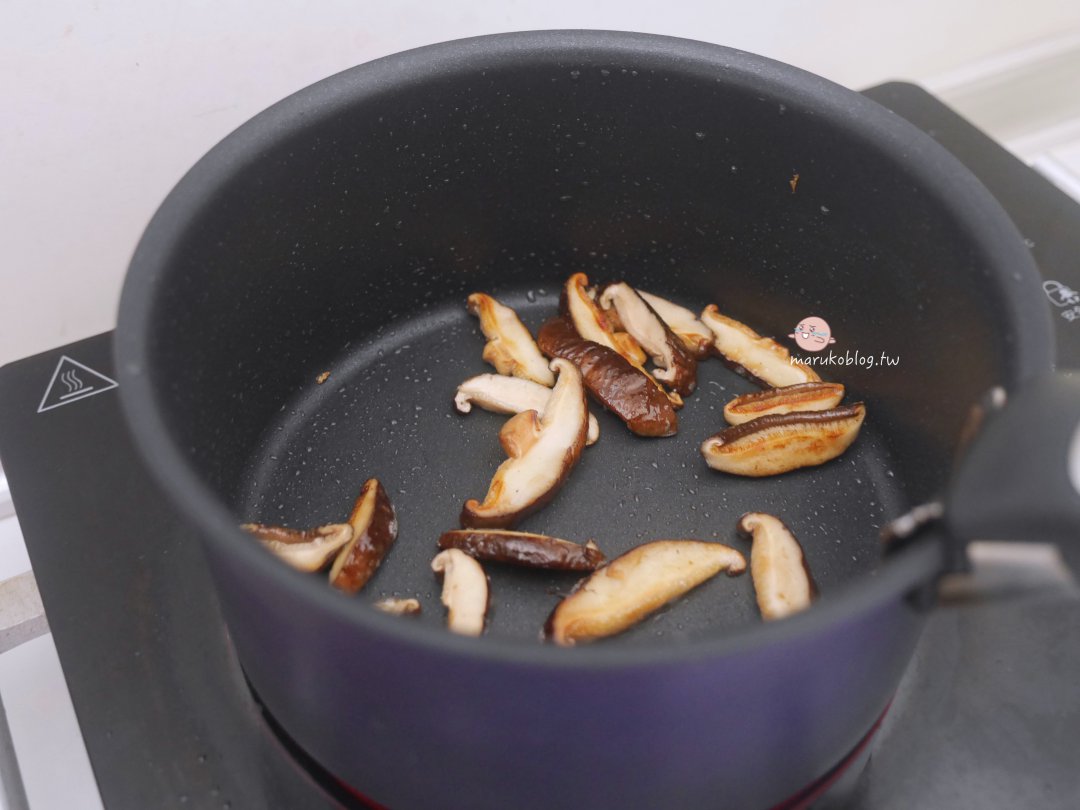【家常蔬菜料理】蛋酥番茄香菇炒高麗菜食譜｜清爽下飯的夏季快炒 @Maruko(丸子)與美食有個約會