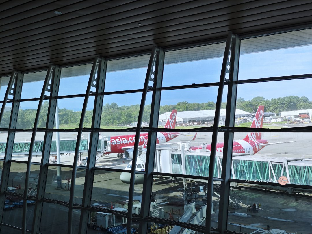 【亞庇旅遊攻略】搭乘 AirAsia 前往沙巴|航程時間、票價與機上餐體驗 @Maruko(丸子)與美食有個約會 【亞庇旅遊攻略】搭乘 AirAsia 前往沙巴|航程時間、票價與機上餐體驗 @Maruko(丸子)與美食有個約會
