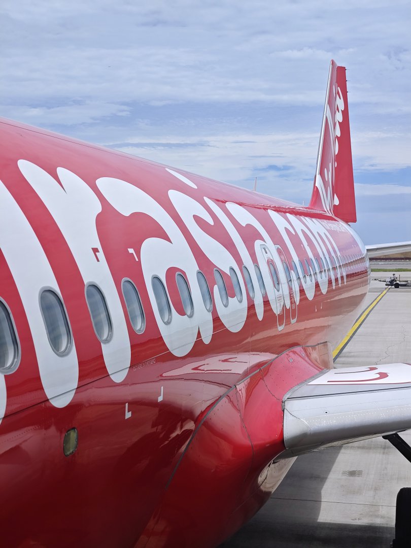 【亞庇旅遊攻略】搭乘 AirAsia 前往沙巴|航程時間、票價與機上餐體驗 @Maruko(丸子)與美食有個約會 【亞庇旅遊攻略】搭乘 AirAsia 前往沙巴|航程時間、票價與機上餐體驗 @Maruko(丸子)與美食有個約會