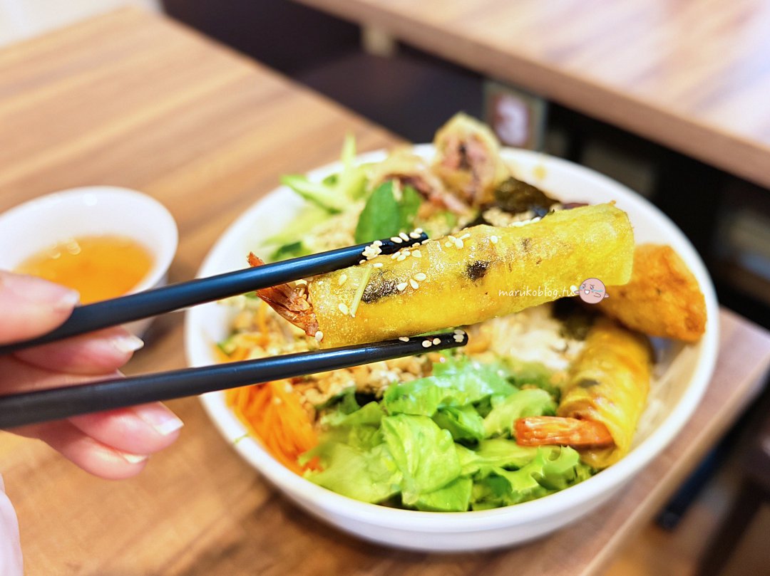 台北萬華「越有味」網友稱最頂炸春捲來自北越的家鄉菜綜合春捲乾拌米線 @Maruko(丸子)與美食有個約會 台北萬華「越有味」網友稱最頂炸春捲來自北越的家鄉菜綜合春捲乾拌米線 @Maruko(丸子)與美食有個約會