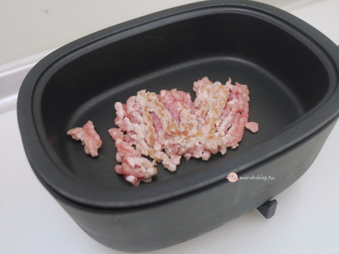 【泰式香料豬肉烘蛋】平底鍋快速料理｜酥香下飯食譜教學 @Maruko(丸子)與美食有個約會