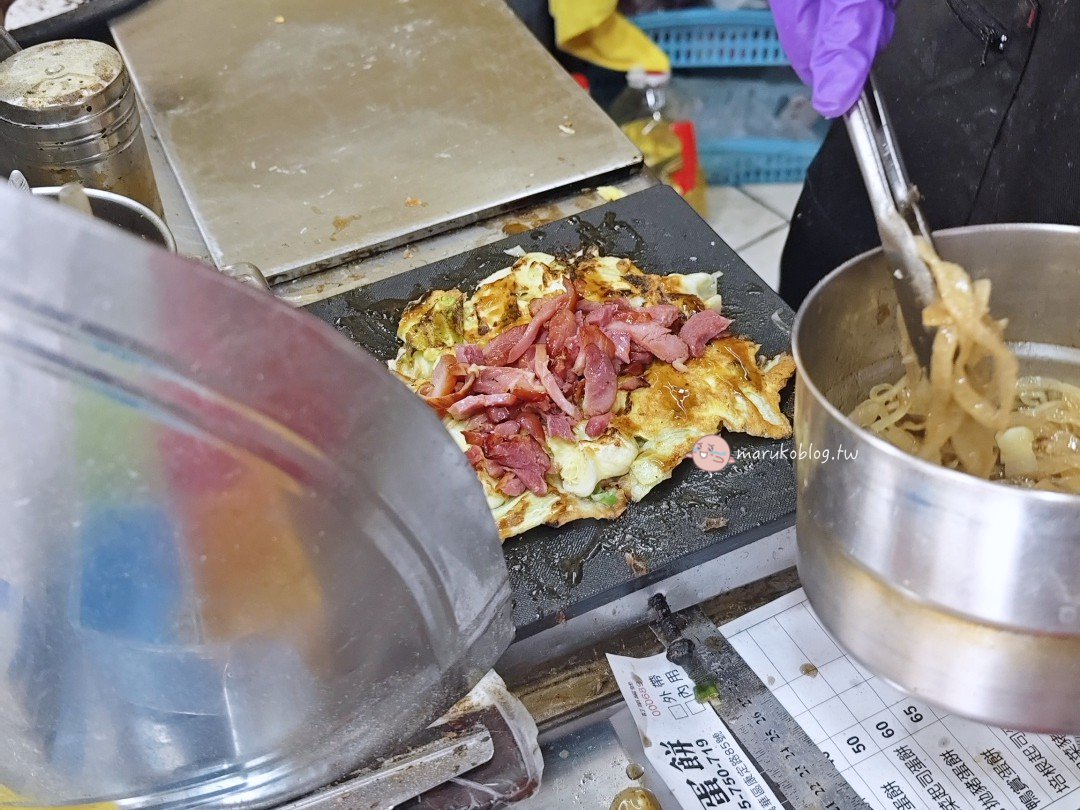 台北萬華美食｜小米蛋餅：隱藏版現桿手工蛋餅！必點獨家鴨賞口味，龍山寺/西門町早餐推薦 @Maruko(丸子)與美食有個約會