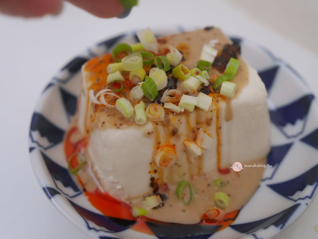 「涼拌食譜」胡麻豆腐｜快速拆開豆腐盒裝技巧，5分鐘涼拌豆腐輕鬆上菜 @Maruko(丸子)與美食有個約會
