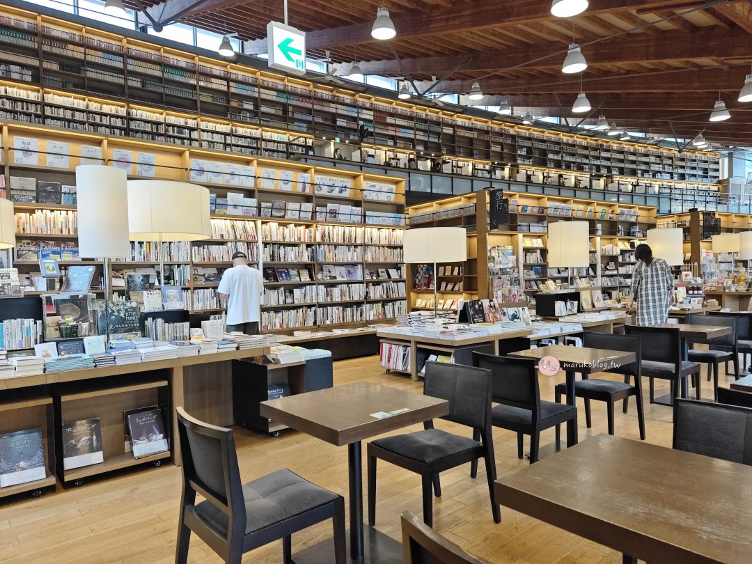 【佐賀景點】武雄溫泉最美圖書館｜走進蔦屋書店與星巴克吃早餐，享受一段寧靜的閱讀時光 @Maruko(丸子)與美食有個約會