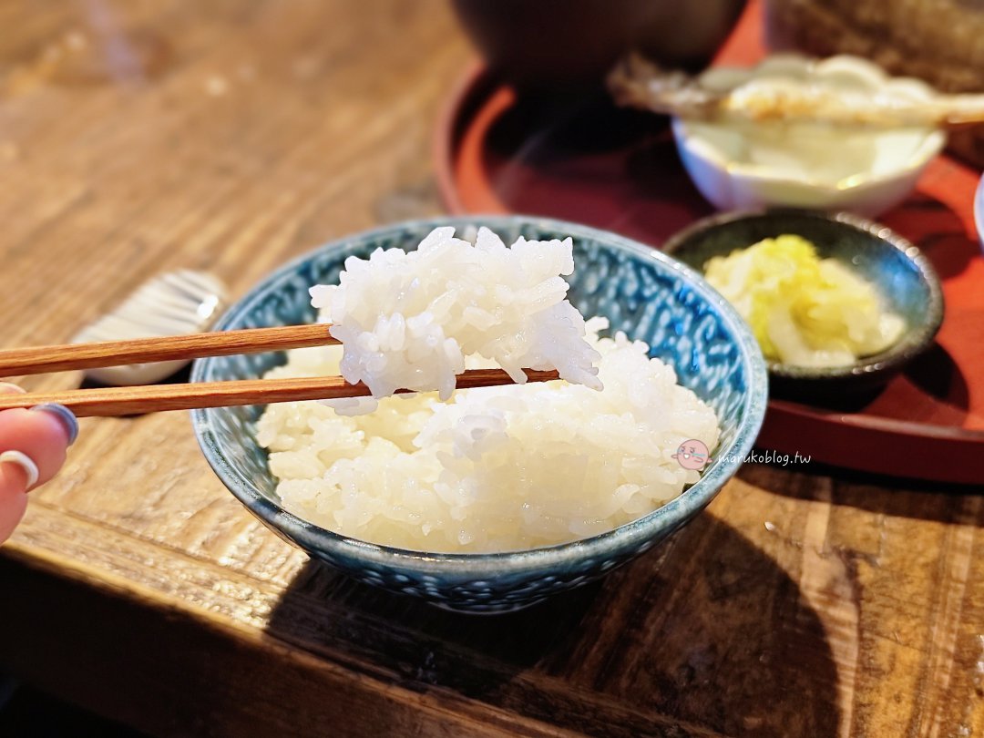 【福岡早餐推薦】炉端ノいとおかし｜現烤鮭魚定食&times;土鍋炊飯，預約制爐端燒早晨好滿足 @Maruko(丸子)與美食有個約會
