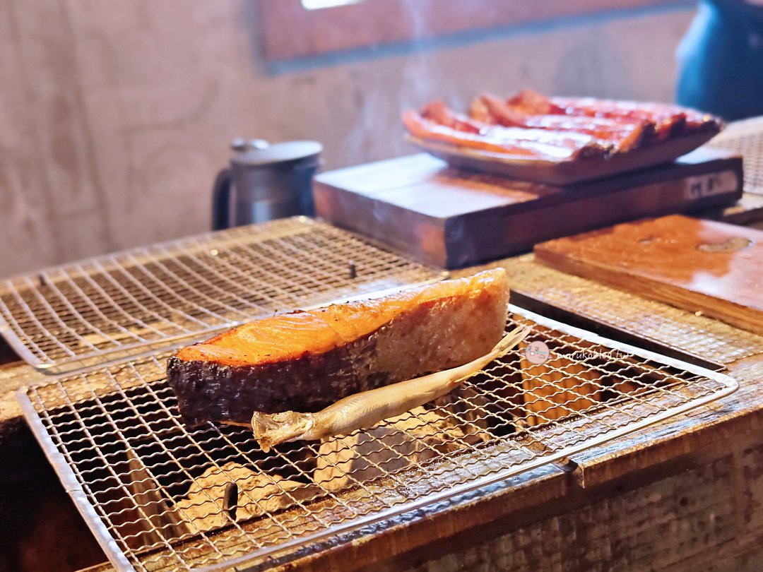 【福岡早餐推薦】炉端ノいとおかし｜現烤鮭魚定食&times;土鍋炊飯，預約制爐端燒早晨好滿足 @Maruko(丸子)與美食有個約會