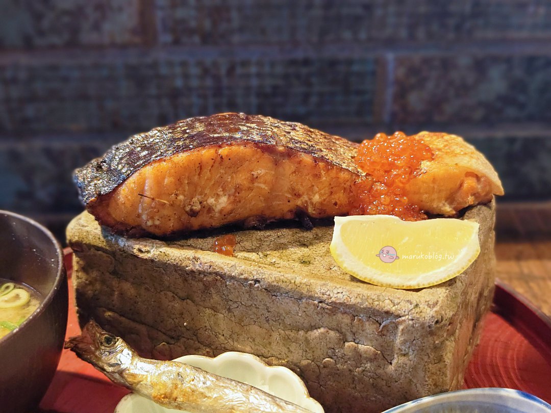 【福岡早餐推薦】炉端ノいとおかし｜現烤鮭魚定食&times;土鍋炊飯，預約制爐端燒早晨好滿足 @Maruko(丸子)與美食有個約會