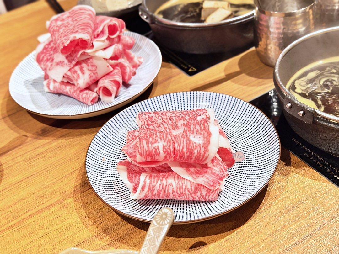 【台北鍋物推薦】黑毛屋｜乾杯集團旗下鍋物品牌涮涮鍋、壽喜燒、和牛鍋一次滿足 @Maruko(丸子)與美食有個約會