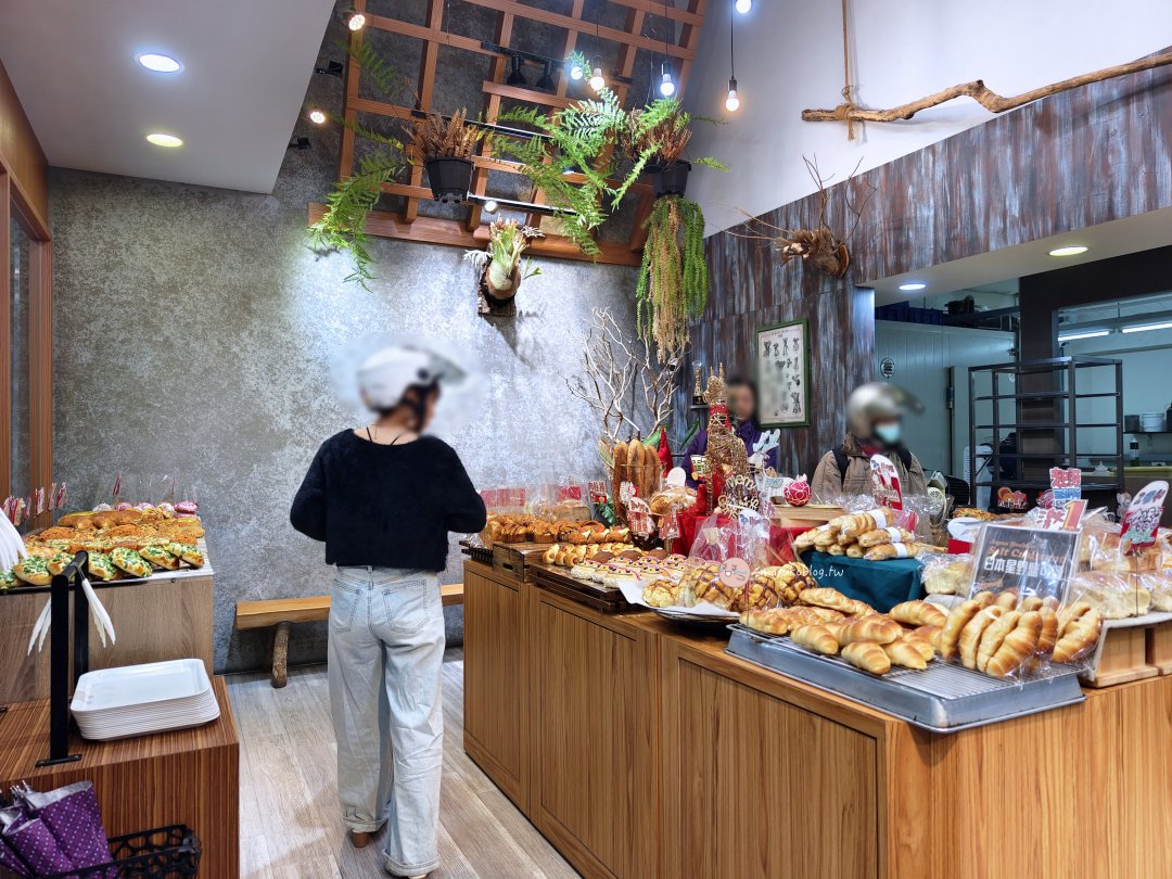 【三重麵包店推薦】Wumai 綠植系麵包店藏身巷弄,日系質感空間超好拍 @Maruko(丸子)與美食有個約會 【三重麵包店推薦】Wumai 綠植系麵包店藏身巷弄,日系質感空間超好拍 @Maruko(丸子)與美食有個約會