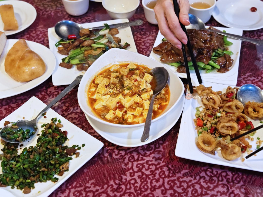 台北萬華｜復華川菜：30年老店！滿桌「白飯殺手」一人不到400元，必點復華小炒、排骨 @Maruko(丸子)與美食有個約會