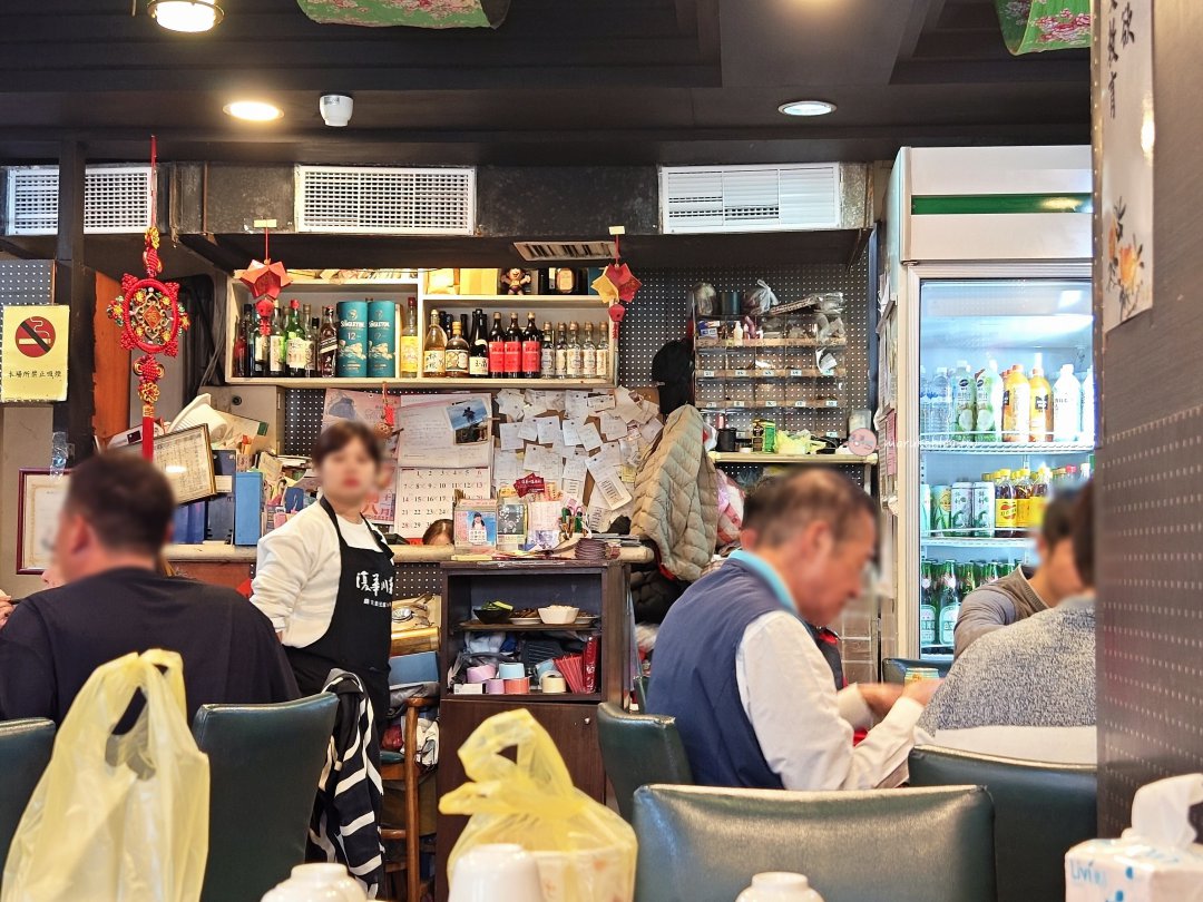 台北萬華｜復華川菜：30年老店！滿桌「白飯殺手」一人不到400元，必點復華小炒、排骨 @Maruko(丸子)與美食有個約會