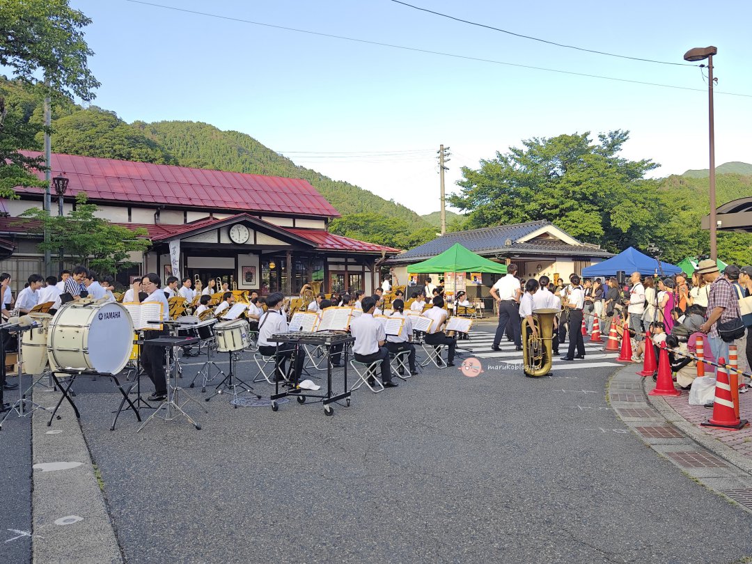【鳥取鐵道旅】搭上昭和時光機:若櫻鐵道、復古觀光列車與夏日花火的邂逅 @Maruko(丸子)與美食有個約會 【鳥取鐵道旅】搭上昭和時光機:若櫻鐵道、復古觀光列車與夏日花火的邂逅 @Maruko(丸子)與美食有個約會