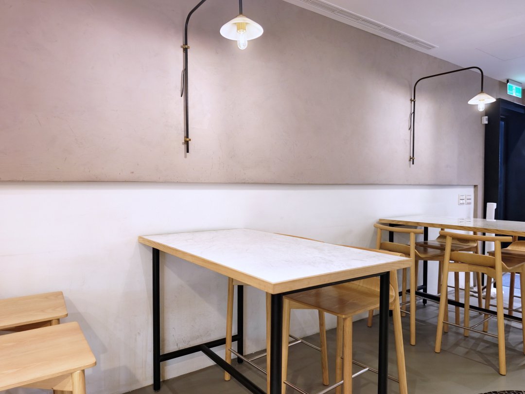 【台北早午餐】赤峰街超人氣 Supranormal Bakery Cafe：中山站必吃杏仁可頌與質感下午茶 @Maruko(丸子)與美食有個約會