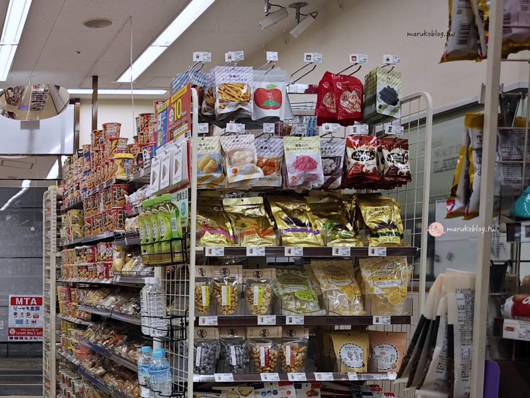 【日本便利商店】酒紅色 Lawson 怎麼逛？走進 Natural Lawson 24小時營業還能退稅的質感生活！ @Maruko(丸子)與美食有個約會