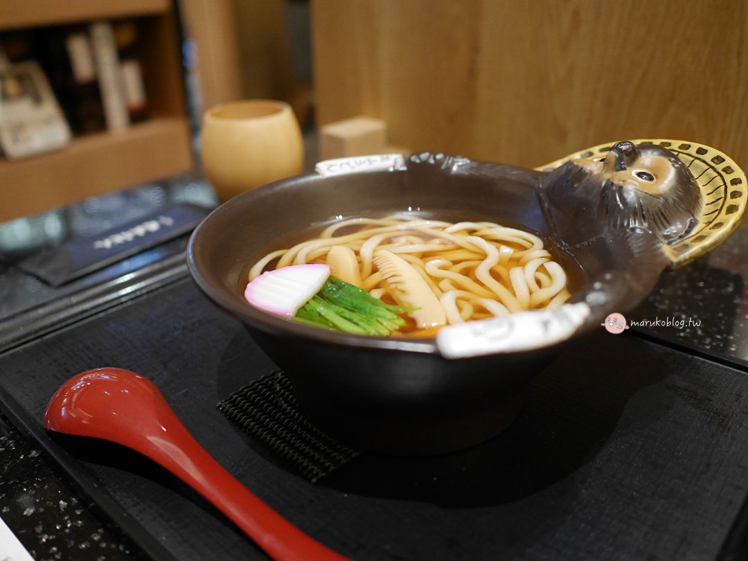 【羽田機場美食】連續三年日本冠軍！五代目花山烏龍麵，超震撼5公分鬼寬麵與必拍萌狸貓碗 @Maruko(丸子)與美食有個約會